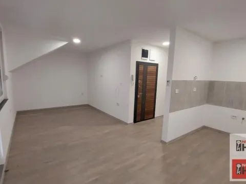 Prodaja, četvorosoban stan, 78m², Sremska Kamenica, Petrovaradin - image 3