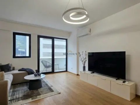 Izdavanje, jednosoban stan, 54m², Budva, Crna Gora