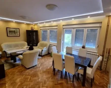 Izdavanje, kuća, 160m², Sremska Kamenica, Petrovaradin - image 3