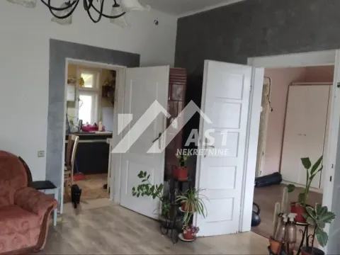 Kuća in Novi Majur