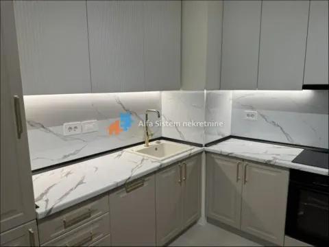 Izdavanje, trosoban stan, 72m², Savski Venac, Beograd - image 10