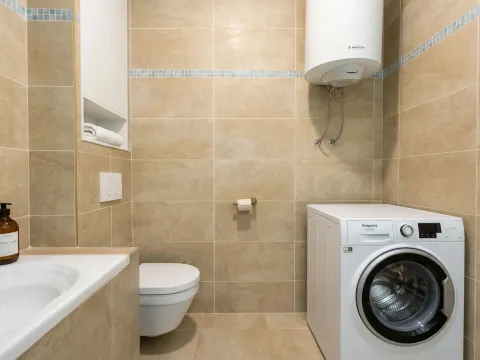 Prodaja, dvosoban stan, 68m², Budva, Crna Gora - image 14