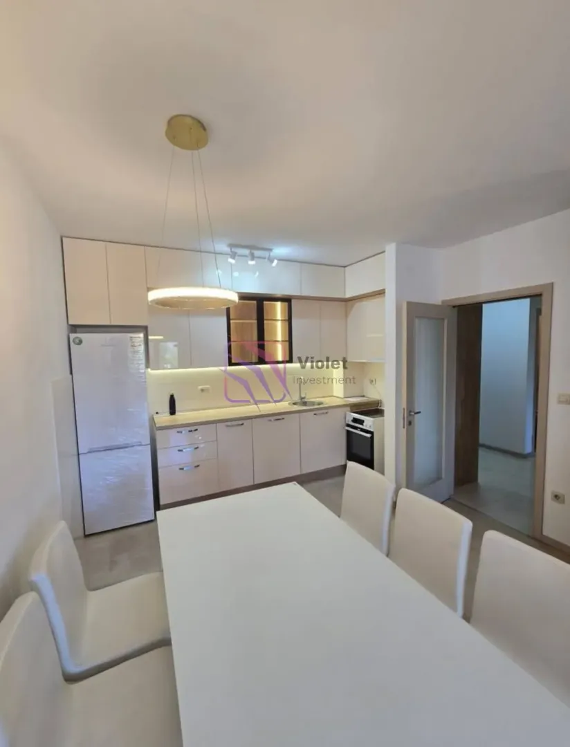Izdavanje, dvosoban stan, 70m², City Kvart, Podgorica