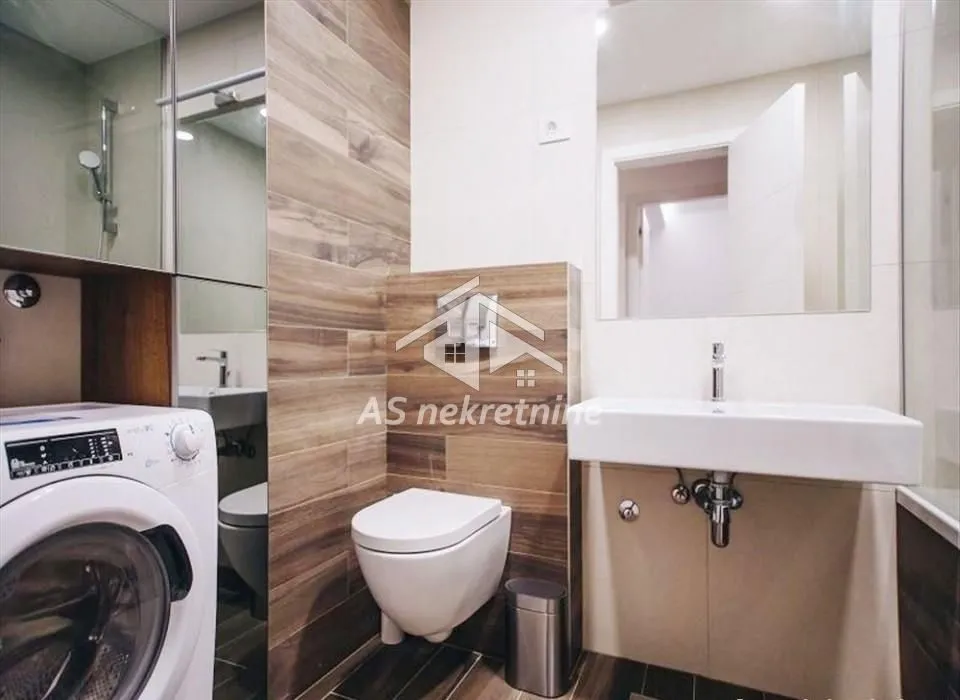 Izdavanje, trosoban stan, 68m², Čubura, Beograd