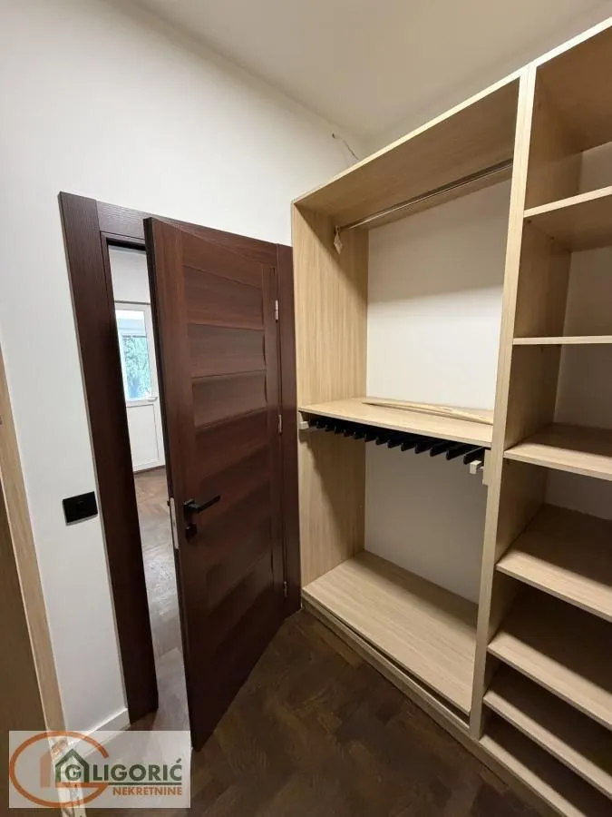 Sale, three bedroom apartment, 103m², Cvetni Trg, Vračar Sve Podlokacije