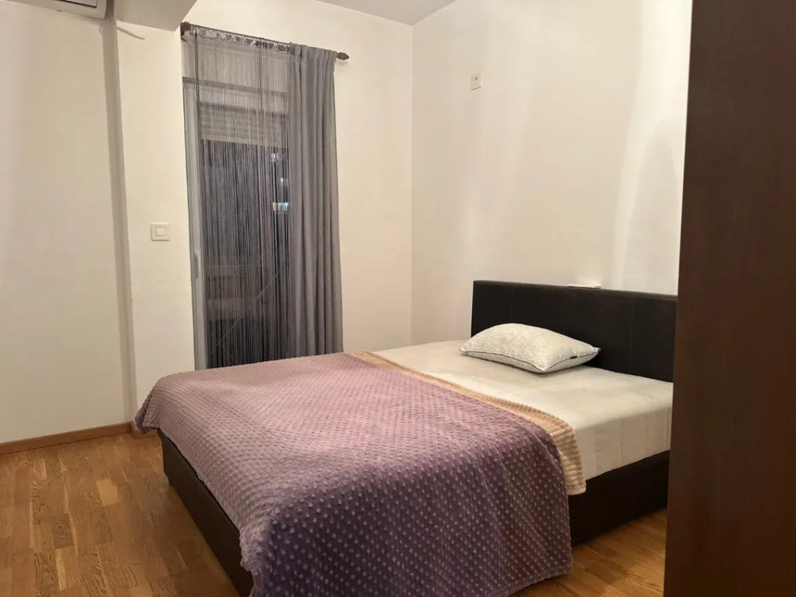 Izdavanje, jednosoban stan, 44m², Stari Aerodrom, Podgorica