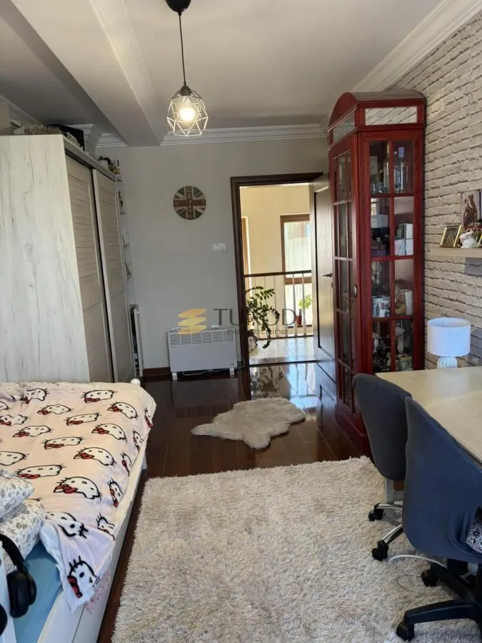 Prodaja, kuća, 400m², Sremska Kamenica, Petrovaradin