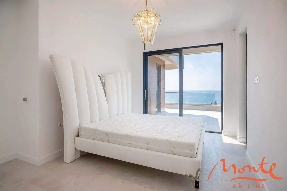 Sale, house, 632m², Reževići, Budva