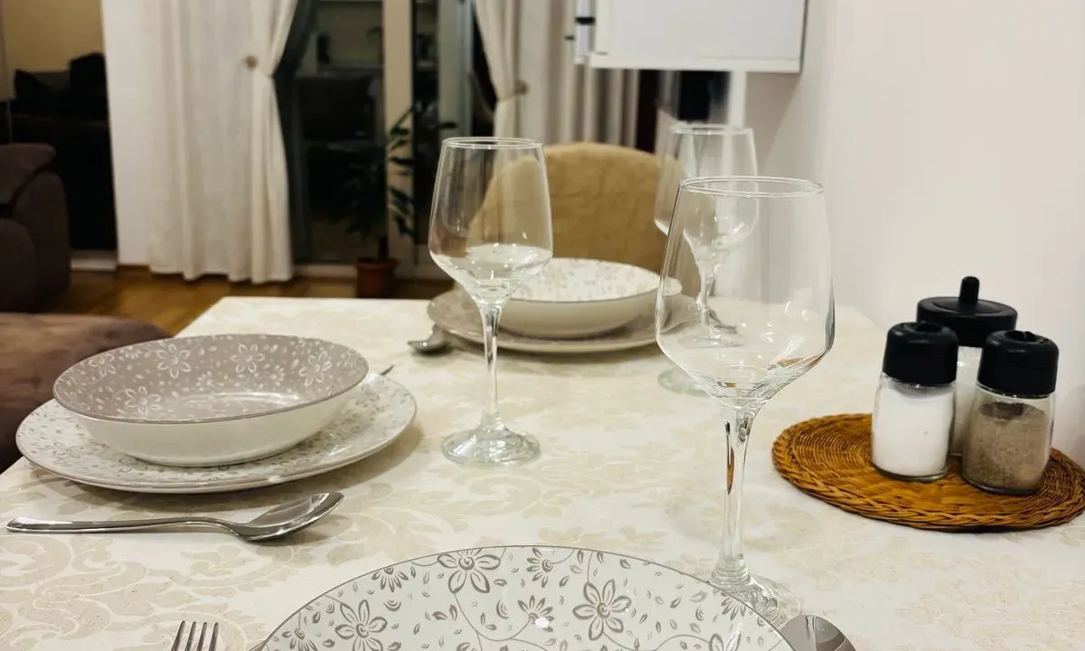 Izdavanje, jednosoban stan, 40m², Centar, Budva