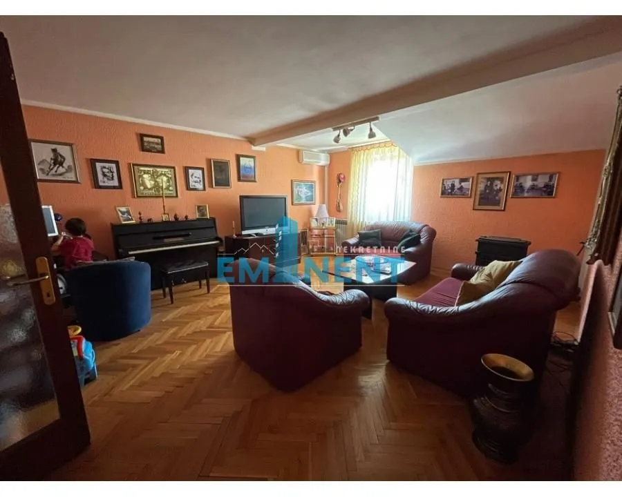 Izdavanje, kuća, 600m², Voždovačka Crkva, Voždovac Sve Podlokacije