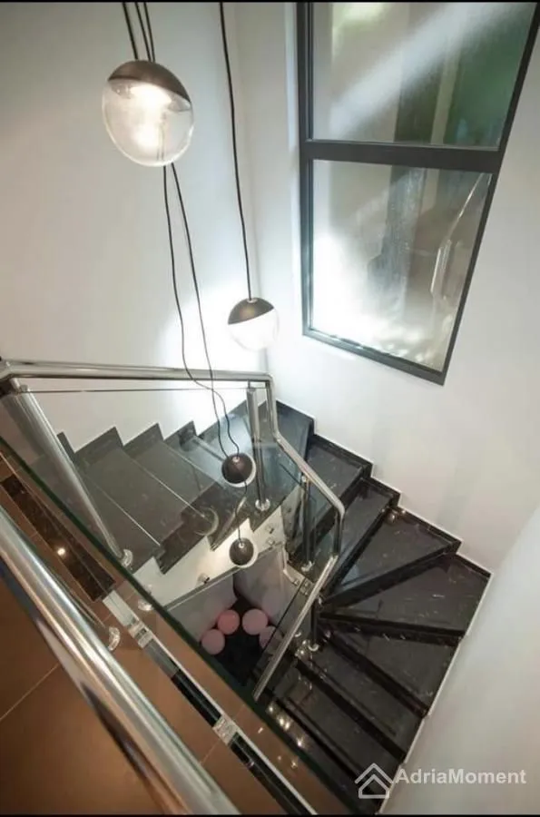 Sale, house, 210m², Dobrota, Kotor