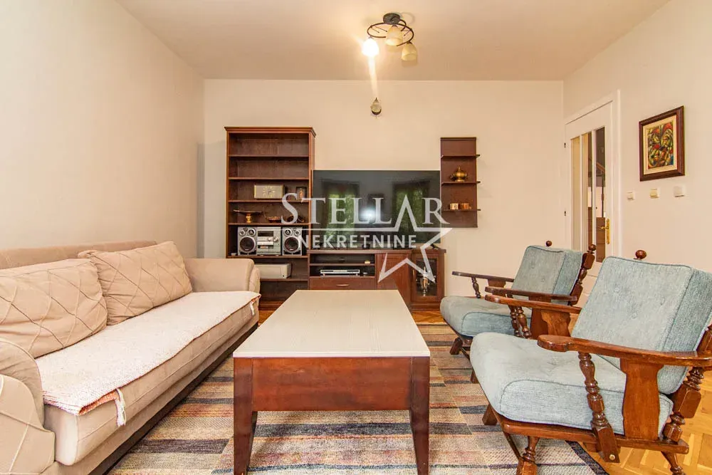 Rent, house, 220m², Tološi, Podgorica