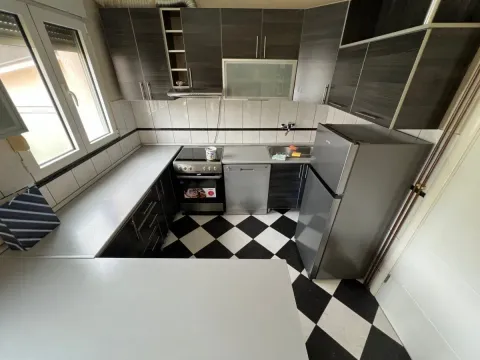 Izdavanje, kuća, 330m², Tološi, Podgorica - image 6