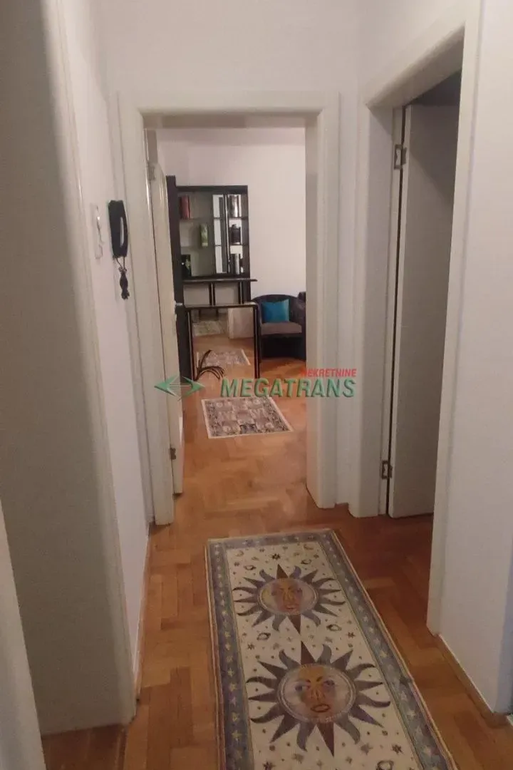 Izdavanje, dvosoban stan, 52m², Bulevar Oslobodjenja, Novi Sad Sve Podlokacije
