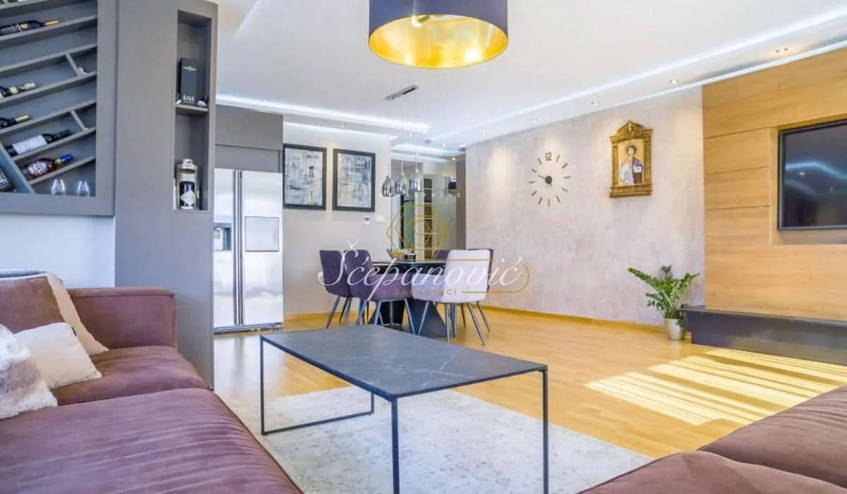 Sale, four bedroom apartment, 113m², Bulevar patrijarha Pavla, Novi Sad Sve Podlokacije