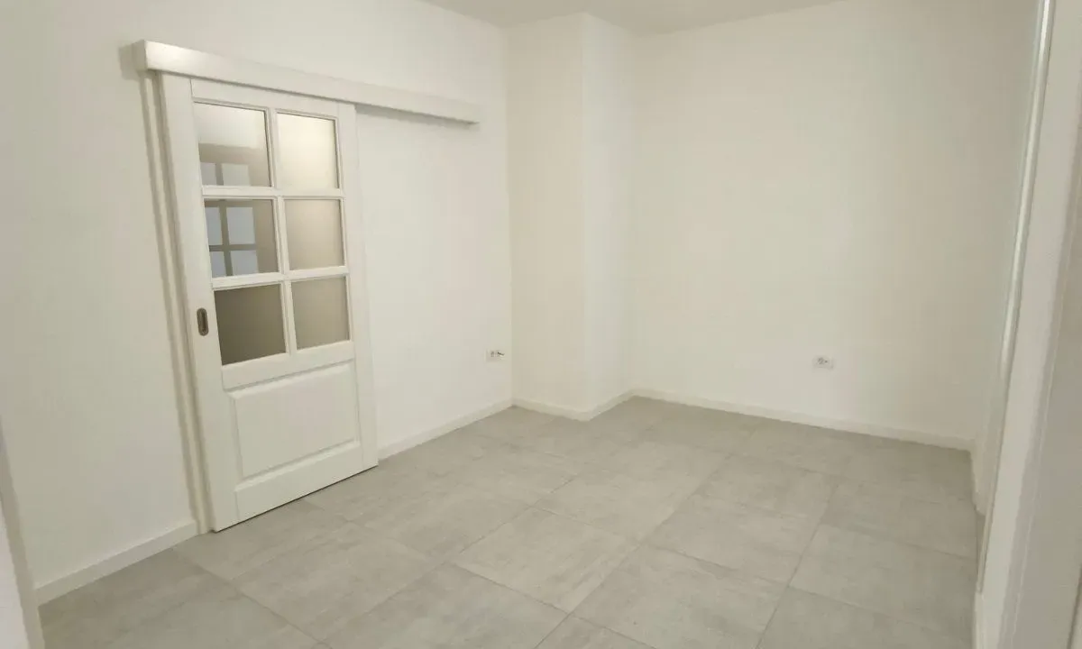 Rent, office space, 50m², Preko Morače, Podgorica