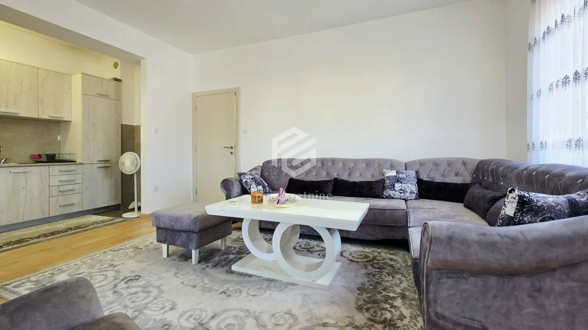 Prodaja, dvosoban stan, 76m², Stari Aerodrom, Podgorica