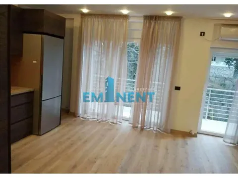 Izdavanje, četvorosoban stan, 120m², Senjak, Beograd - image 3