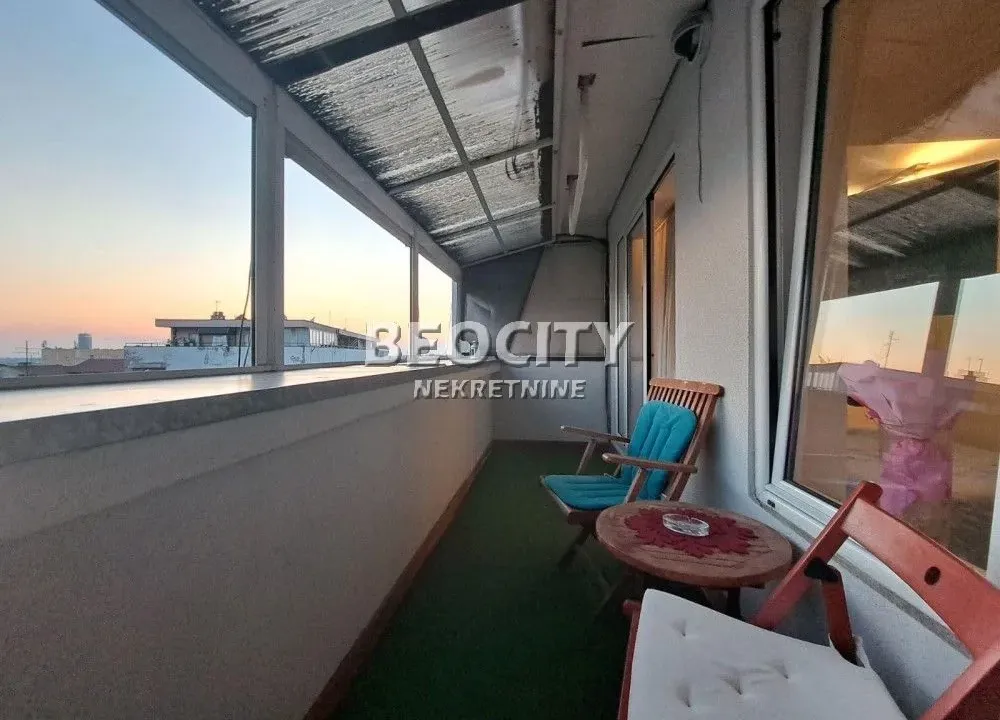 Prodaja, trosoban stan, 82m², Kalenić Pijaca, Vračar Sve Podlokacije