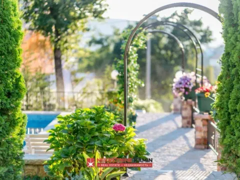 Sale, house, 297m², Herceg Novi, Crna Gora - image 4