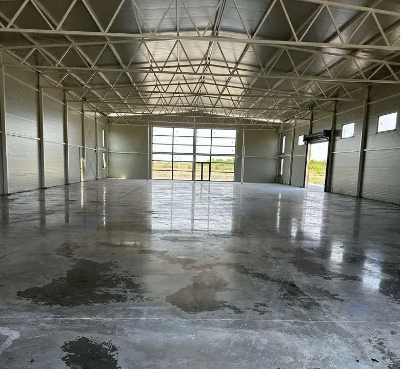 Izdavanje, poslovni prostor, 1000m², Šimanovci, Pećinci