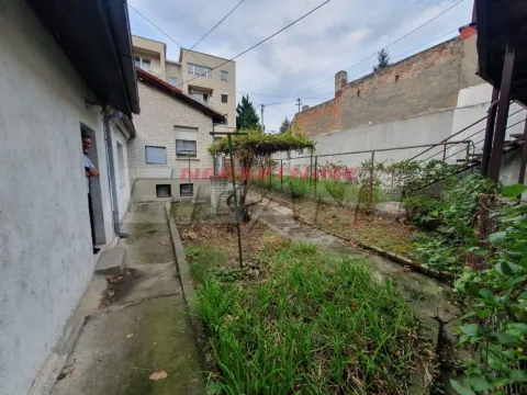 Sale, house, 200m², Bulbulder, Zvezdara Sve Podlokacije - image 12