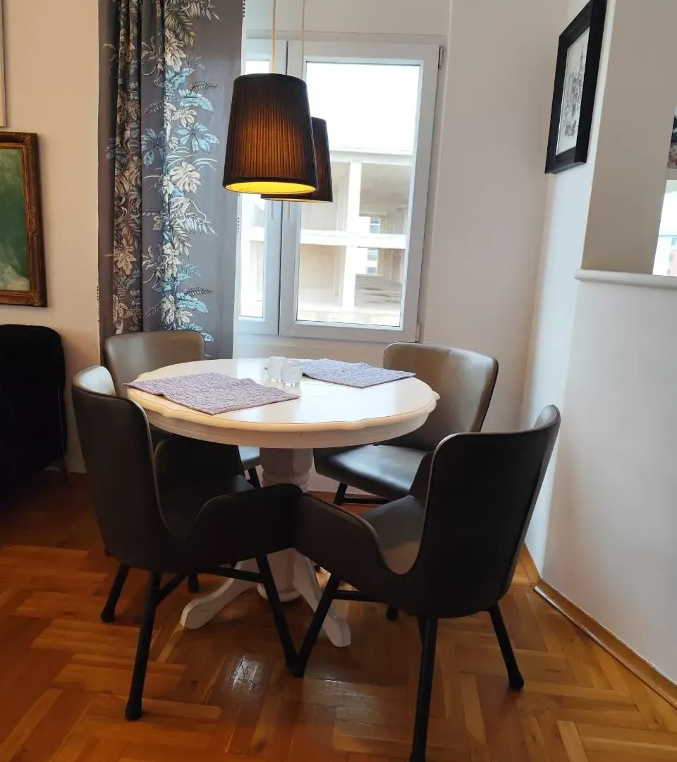 Izdavanje, dvosoban stan, 75m², Preko Morače, Podgorica