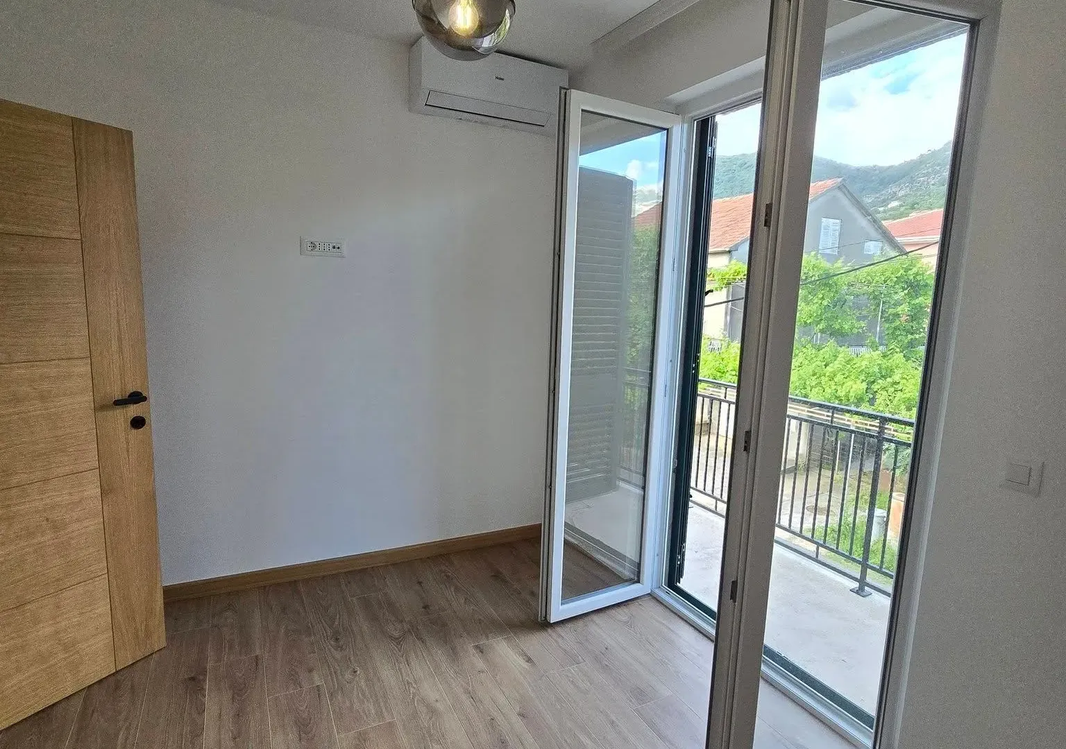Rent, one bedroom apartment, 46m², Tivat, Crna Gora