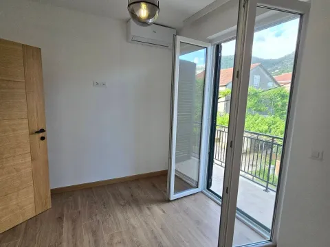 Rent, one bedroom apartment, 46m², Tivat, Crna Gora - image 2