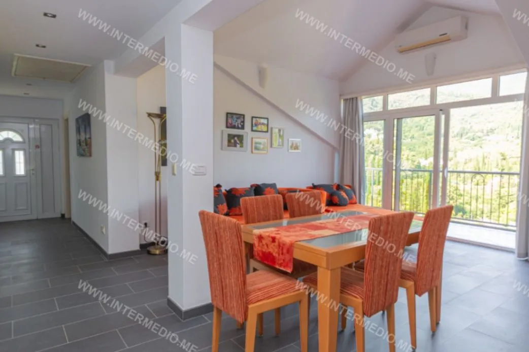 Prodaja, kuća, 231m², Sutorina, Herceg Novi