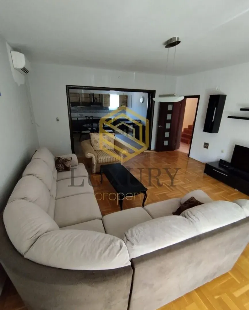 Izdavanje, trosoban stan, 130m², Tološi, Podgorica
