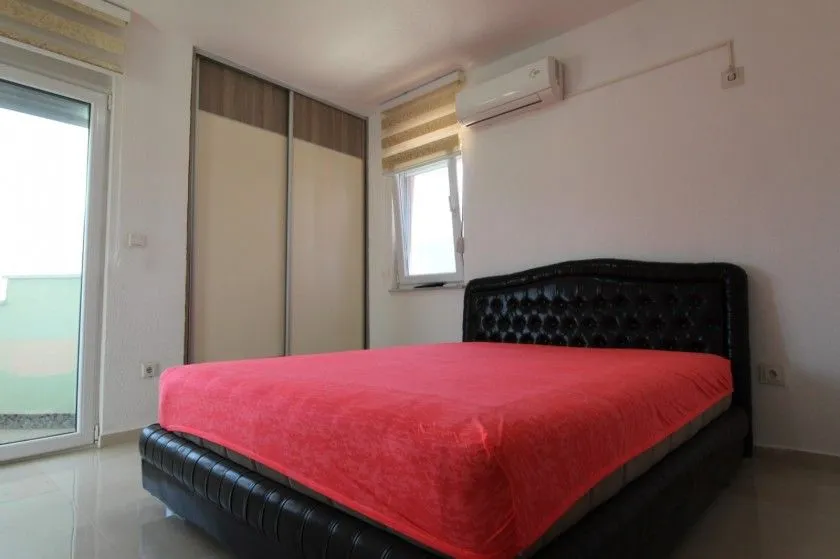 Izdavanje, dvosoban stan, 120m², Polje, Bar