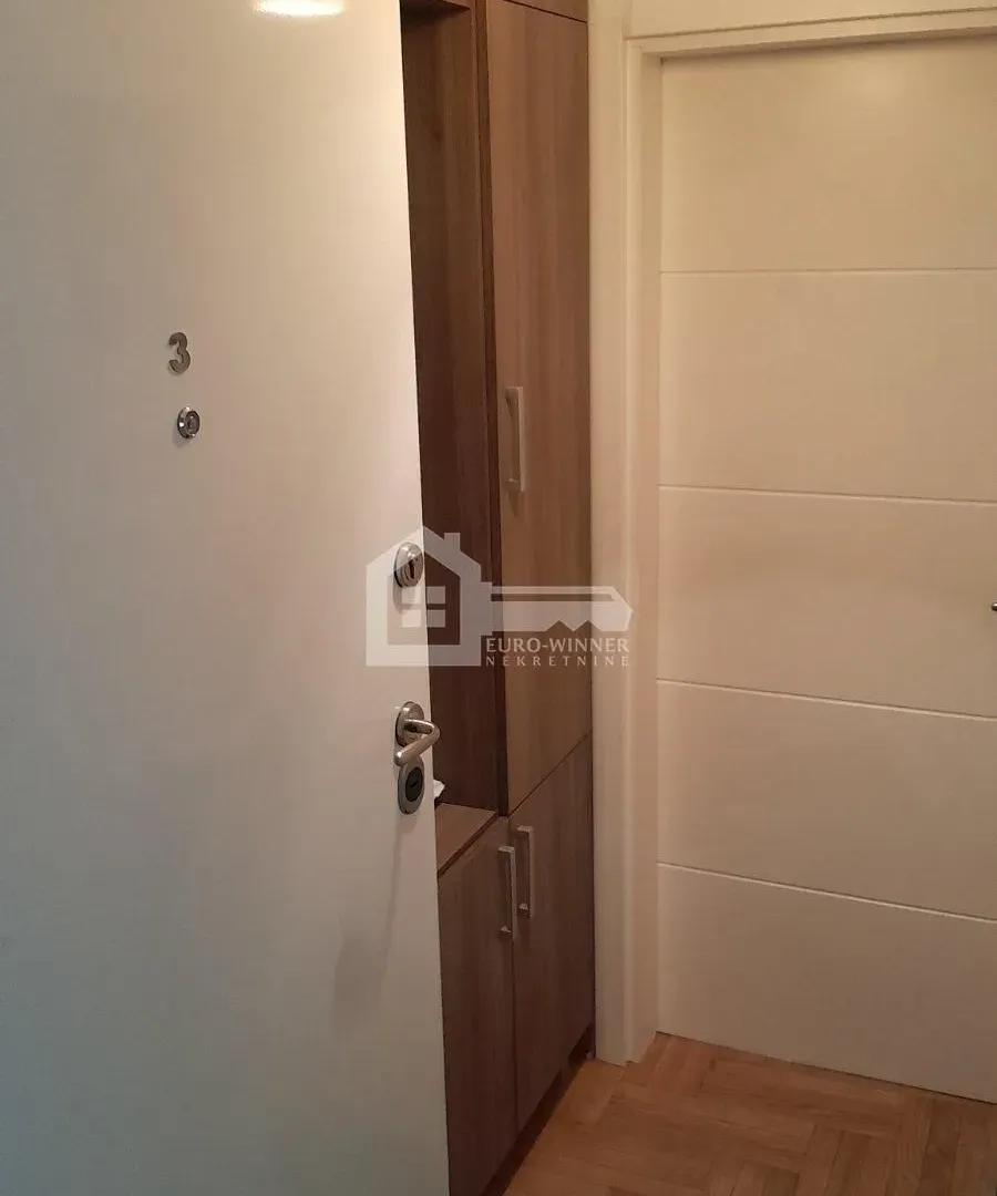 Izdavanje, jednosoban stan, 32m², Neimar, Vračar Sve Podlokacije