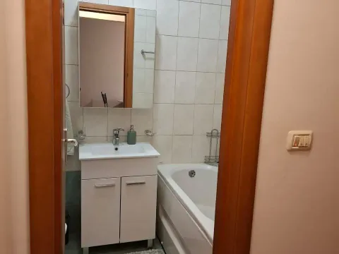 Izdavanje, jednosoban stan, 47m², Stari Aerodrom, Podgorica - image 3