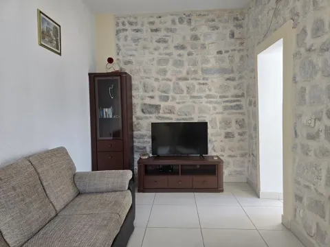 Prodaja, jednosoban stan, 54m², Prčanj, Kotor - image 5
