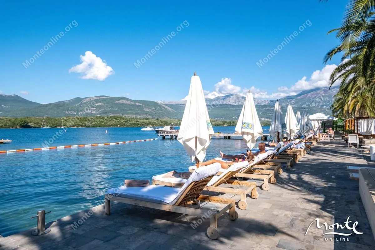 Prodaja, trosoban stan, 230m², Bogišići, Tivat