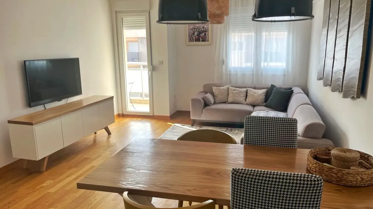 Izdavanje, dvosoban stan, 64m², City Kvart, Podgorica