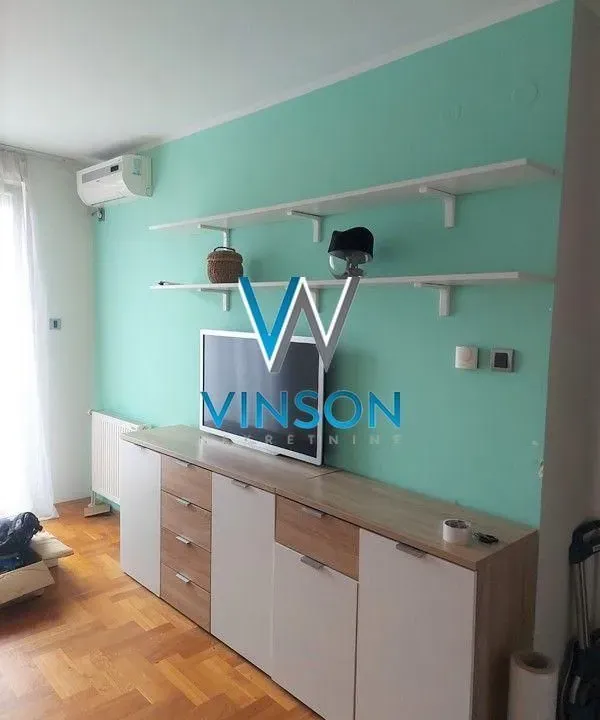 Izdavanje, jednosoban stan, 34m², Socijalno, Novi Sad Sve Podlokacije