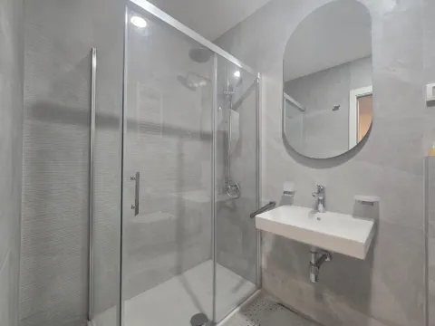 Izdavanje, jednosoban stan, 40m², Central Point, Podgorica - image 9