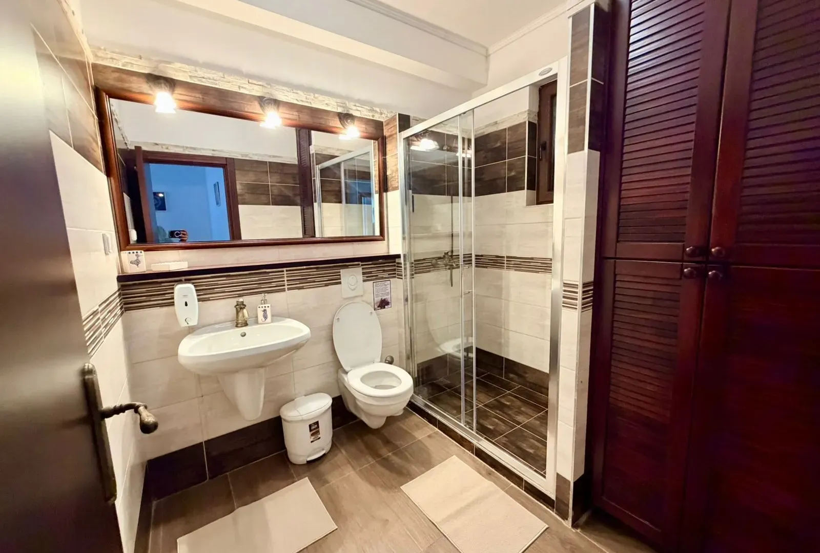 Prodaja, dvosoban stan, 87m², Morinj, Kotor