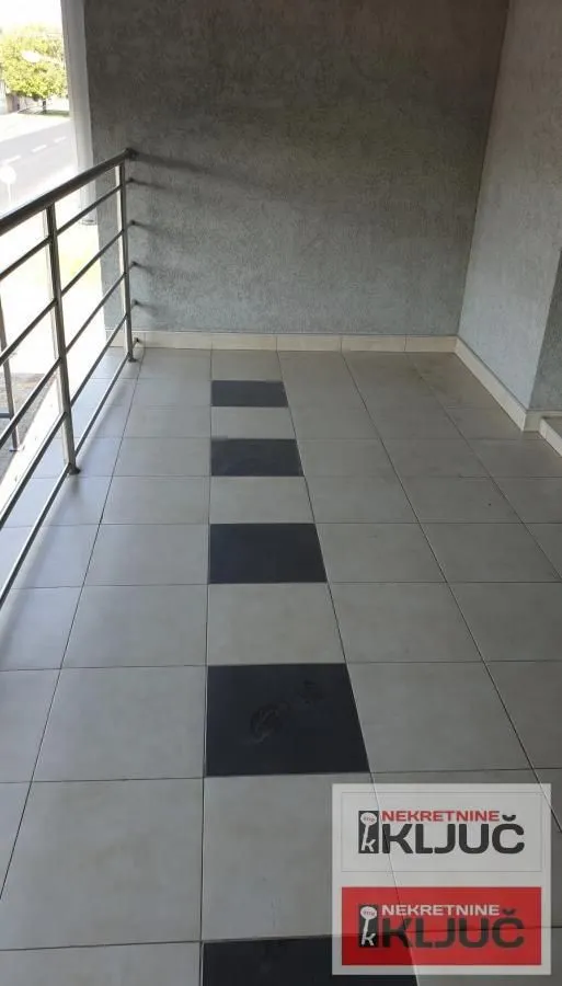Rent, house, 1000m², Kać, Novi Sad Sve Podlokacije