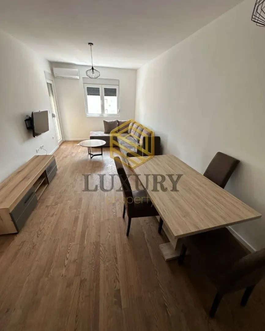 Izdavanje, jednosoban stan, 44m², Pobrežje, Podgorica