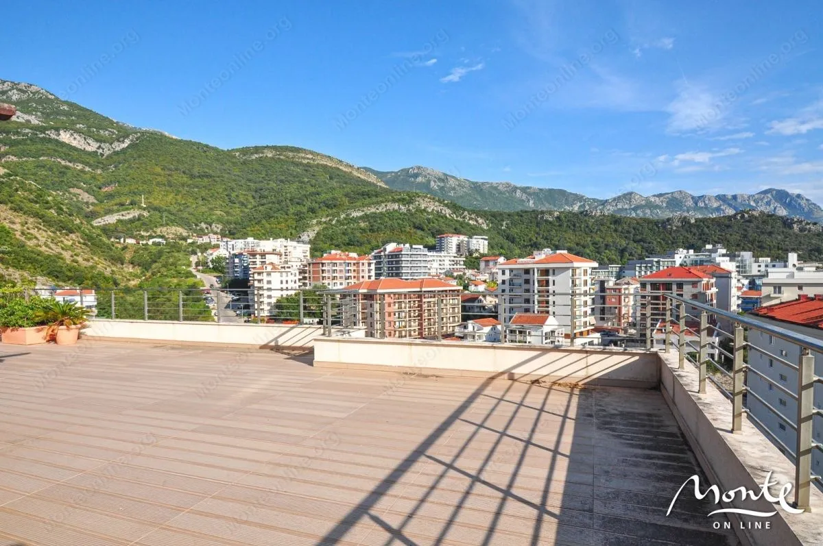 Sale, two bedroom apartment, 115m², Bečići, Budva