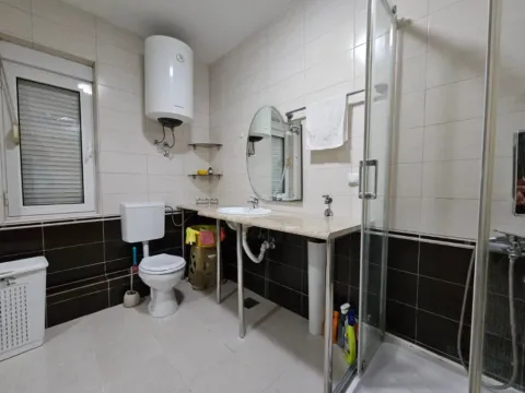 Rent, two bedroom apartment, 75m², Stari Aerodrom, Podgorica - image 6