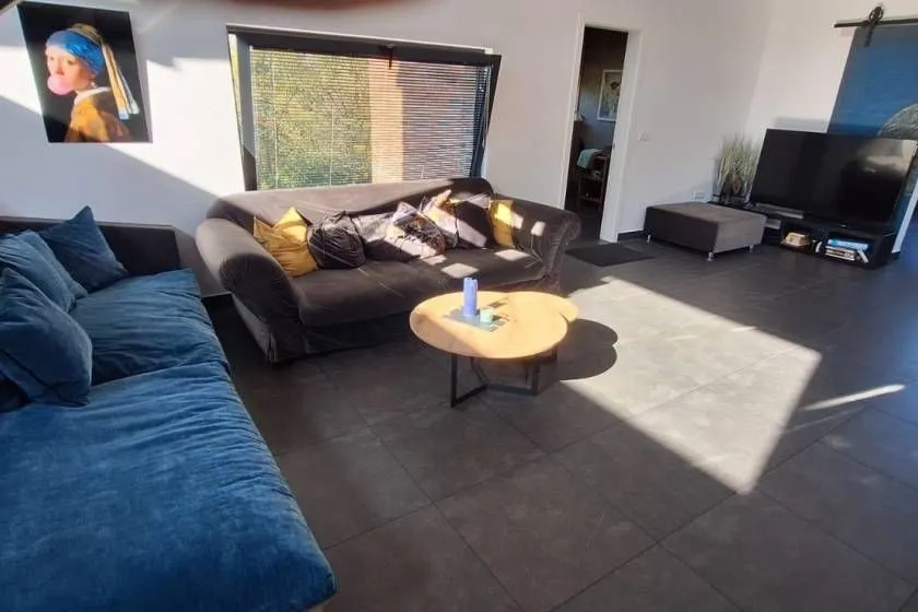 Izdavanje, trosoban stan, 330m², Voždovac Sve Podlokacije, Beograd