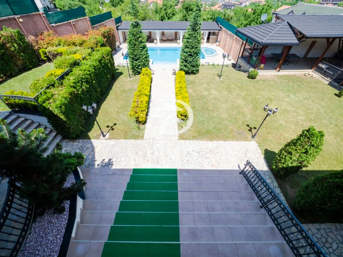 Izdavanje, kuća, 720m², Višnjička Banja, Palilula Sve Podlokacije