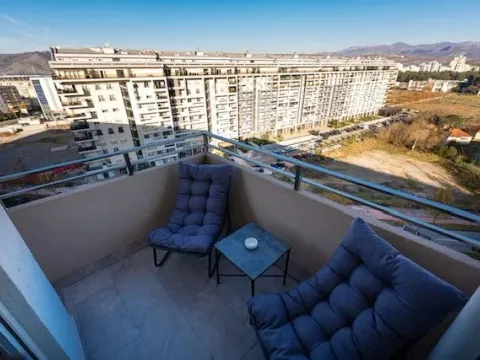 Rent, two bedroom apartment, 73m², Central Point, Podgorica - image 10