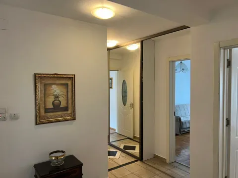 Izdavanje, jednosoban stan, 70m², Centar, Tivat - image 7