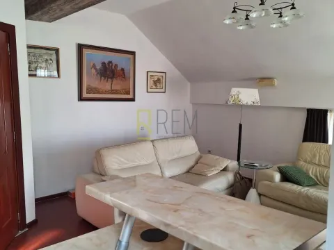 Prodaja, trosoban stan, 87m², Stari Aerodrom, Podgorica - image 2