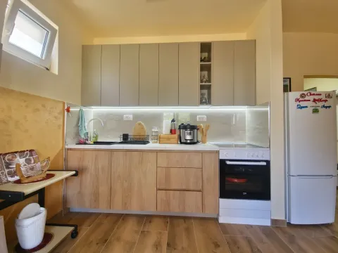 Rent, one bedroom apartment, 45m², Budva, Crna Gora - image 5